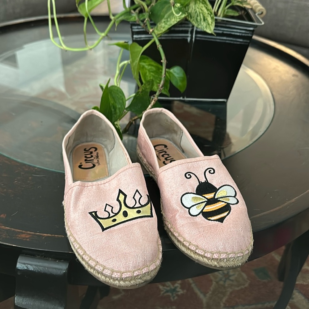 Queen Bee shimmering espadrilles